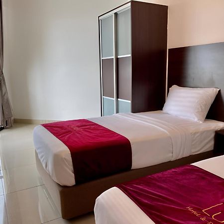 Marina Heights Hotel Residences ルムット エクステリア 写真