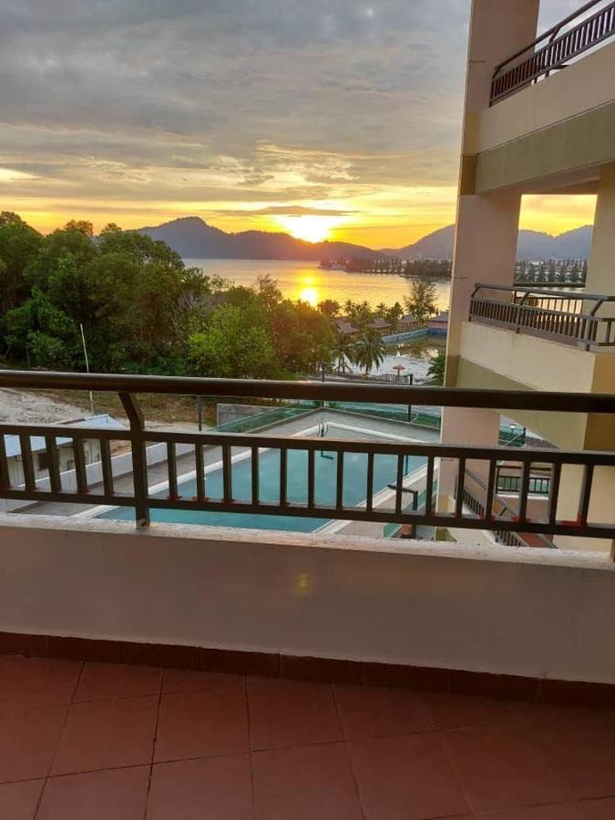 Marina Heights Hotel Residences ルムット エクステリア 写真